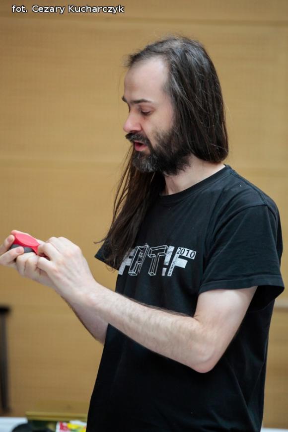 Robili instrumenty w domu kultury