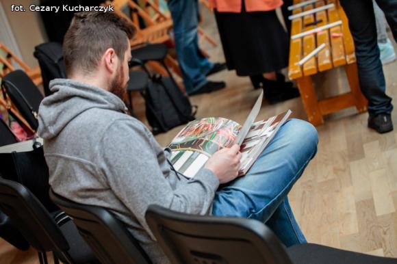 Robili instrumenty w domu kultury