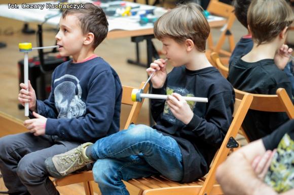 Robili instrumenty w domu kultury