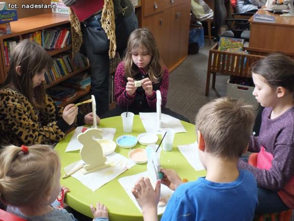 Kolorowe zające mają już domy :) Przyjdź na zajęcia 1 kwietnia