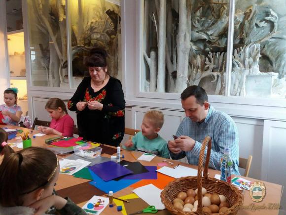 Wielkanocne warsztaty podczas Rodzinnej Niedzieli w Muzeum