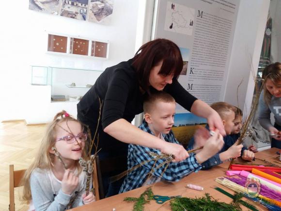 Wielkanocne warsztaty podczas Rodzinnej Niedzieli w Muzeum