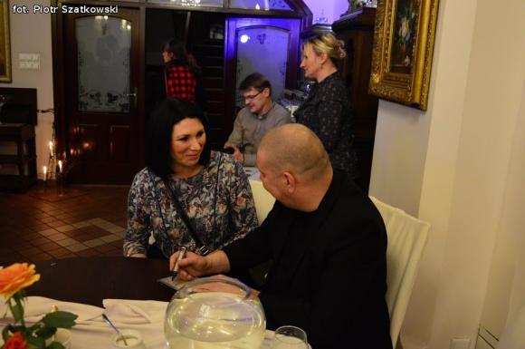 Charakterystyczny głos i dobre teksty - klimatyczny koncert Dyjaka w Kutnie