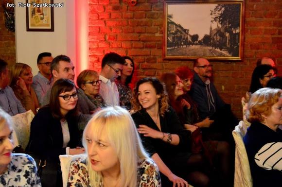 Charakterystyczny głos i dobre teksty - klimatyczny koncert Dyjaka w Kutnie