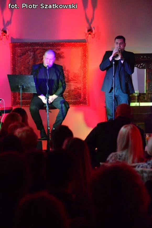 Charakterystyczny głos i dobre teksty - klimatyczny koncert Dyjaka w Kutnie