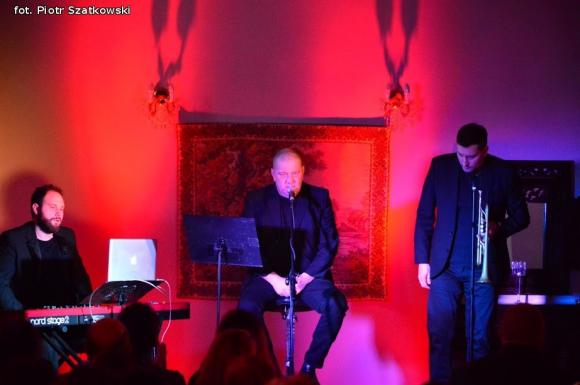 Charakterystyczny głos i dobre teksty - klimatyczny koncert Dyjaka w Kutnie