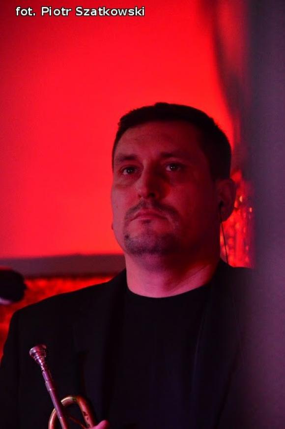 Charakterystyczny głos i dobre teksty - klimatyczny koncert Dyjaka w Kutnie