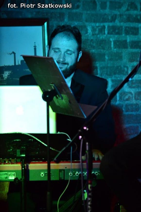 Charakterystyczny głos i dobre teksty - klimatyczny koncert Dyjaka w Kutnie