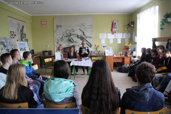 Krośniewice: Spotkanie z Yvette Popławską w Andersówce