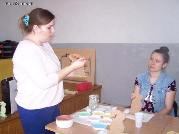 Kolorowe zające tym razem powstały w gminie Kutno