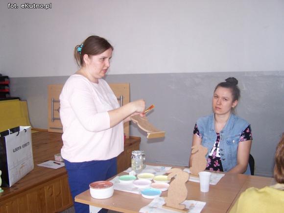 Kolorowe zające tym razem powstały w gminie Kutno