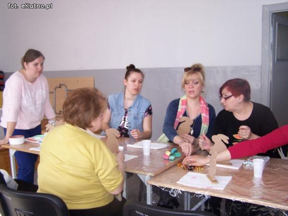 Kolorowe zające tym razem powstały w gminie Kutno