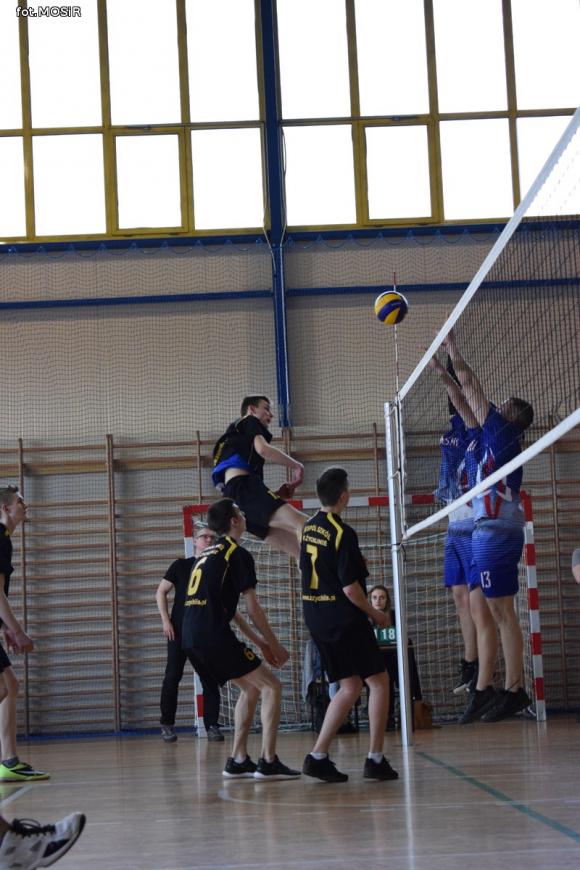 Szkoły z Żychlina najlepsze w siatkówce w ramach Licealiady