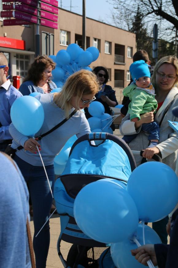 ŚWIATOWY DZIEŃ ŚWIADOMOŚCI AUTYZMU: Warsztaty plastyczne w środę