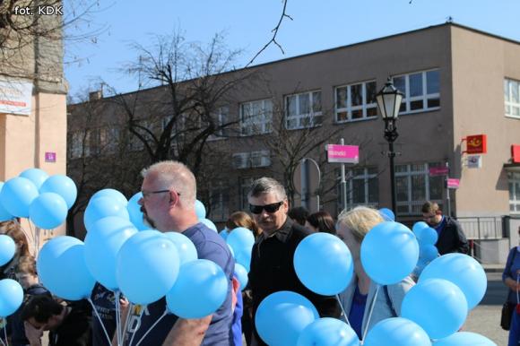 ŚWIATOWY DZIEŃ ŚWIADOMOŚCI AUTYZMU: Warsztaty plastyczne w środę