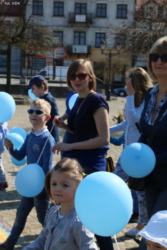 ŚWIATOWY DZIEŃ ŚWIADOMOŚCI AUTYZMU: Warsztaty plastyczne w środę