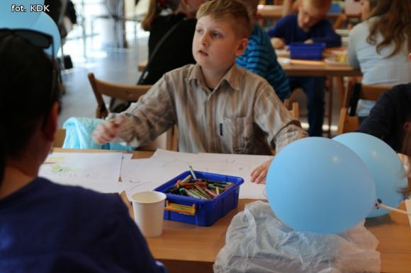 ŚWIATOWY DZIEŃ ŚWIADOMOŚCI AUTYZMU: Warsztaty plastyczne w środę