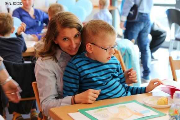 ŚWIATOWY DZIEŃ ŚWIADOMOŚCI AUTYZMU: Warsztaty plastyczne w środę