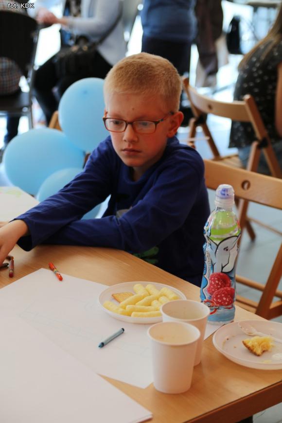 ŚWIATOWY DZIEŃ ŚWIADOMOŚCI AUTYZMU: Warsztaty plastyczne w środę