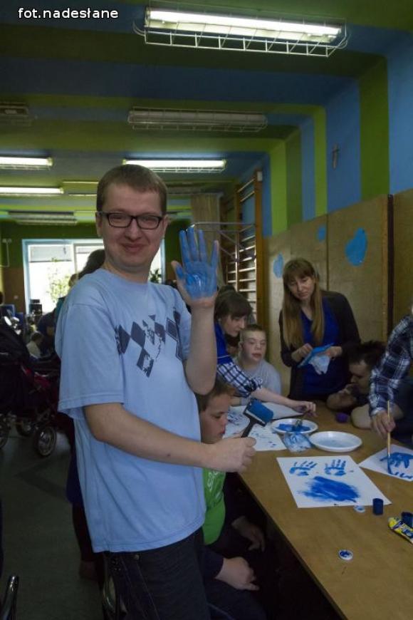 Niezabudka i PSONI wciąż na niebiesko