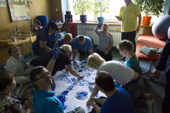 Niezabudka i PSONI wciąż na niebiesko