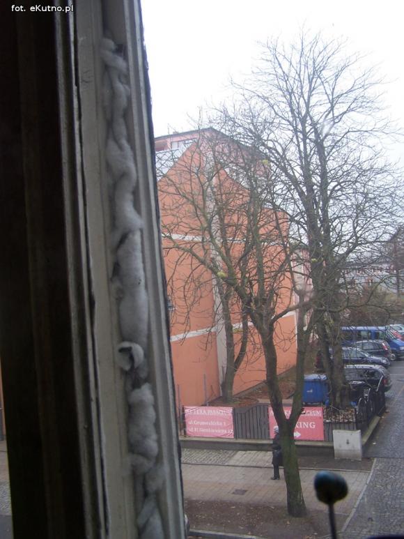 Dlaczego w Kutnie wciąż nie ma mieszkań dla naprawdę potrzebujących? Rodzina zastępcza mieszka w dramatycznych warunkach