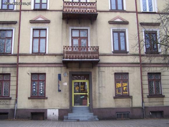 Dlaczego w Kutnie wciąż nie ma mieszkań dla naprawdę potrzebujących? Rodzina zastępcza mieszka w dramatycznych warunkach
