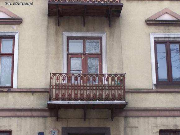 Dlaczego w Kutnie wciąż nie ma mieszkań dla naprawdę potrzebujących? Rodzina zastępcza mieszka w dramatycznych warunkach