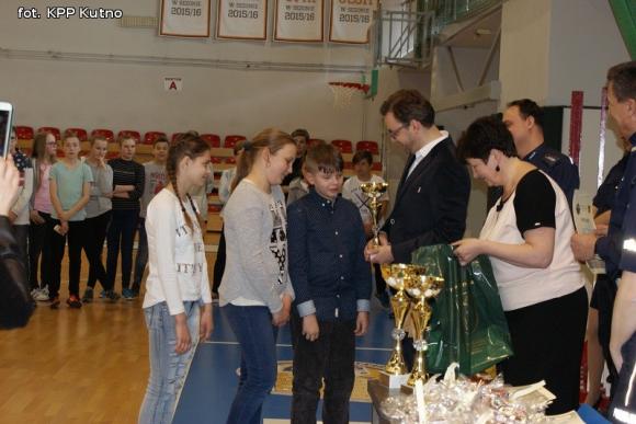 Szkoła Podstawowa nr 1 w Krośniewicach i Gimnazjum w Krzyżanowie najlepsze w Turnieju Wiedzy o Bezpieczeństwie w Ruchu Drogowym