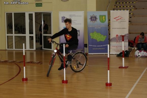 Szkoła Podstawowa nr 1 w Krośniewicach i Gimnazjum w Krzyżanowie najlepsze w Turnieju Wiedzy o Bezpieczeństwie w Ruchu Drogowym