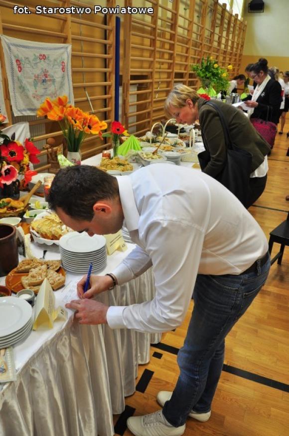 Wyniki konkursu Ocalić od zapomnienia - z receptur prababci, babci, mamy