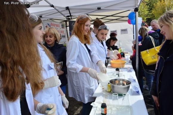 Atrakcyjna oferta trzeciego Kutnowskiego Pikniku Naukowego. Kasprowicz miał najlepsze stoisko