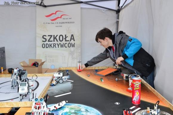 Atrakcyjna oferta trzeciego Kutnowskiego Pikniku Naukowego. Kasprowicz miał najlepsze stoisko