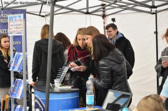 Atrakcyjna oferta trzeciego Kutnowskiego Pikniku Naukowego. Kasprowicz miał najlepsze stoisko