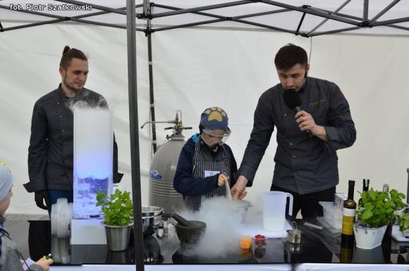 Atrakcyjna oferta trzeciego Kutnowskiego Pikniku Naukowego. Kasprowicz miał najlepsze stoisko