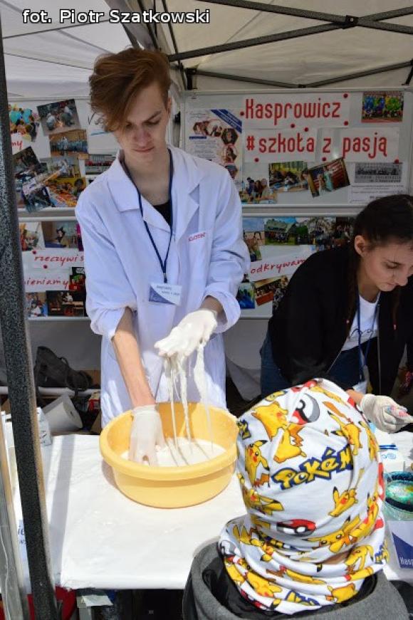Atrakcyjna oferta trzeciego Kutnowskiego Pikniku Naukowego. Kasprowicz miał najlepsze stoisko