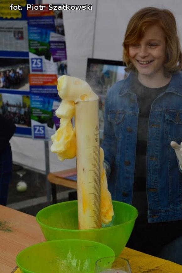 Atrakcyjna oferta trzeciego Kutnowskiego Pikniku Naukowego. Kasprowicz miał najlepsze stoisko