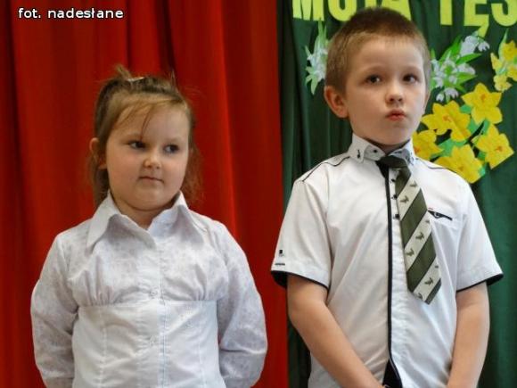 Szkoła Podstawowa w Strzegocinie: Strofy o Ojczyźnie na majowe święta