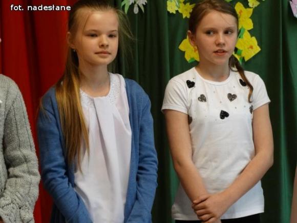 Szkoła Podstawowa w Strzegocinie: Strofy o Ojczyźnie na majowe święta