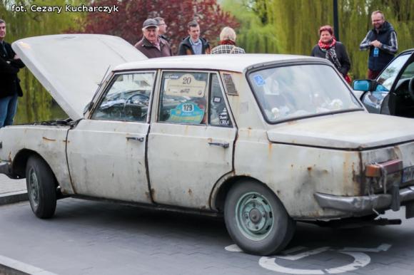 45 lat Kutnowskiego Domu Kultury: zasłużeni, wystawy i folklor kutnowski