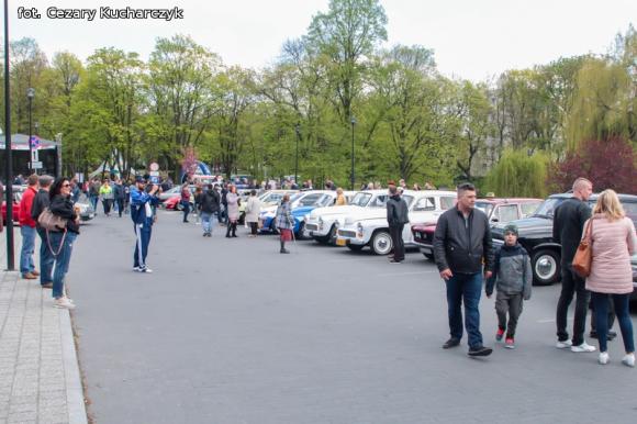 45 lat Kutnowskiego Domu Kultury: zasłużeni, wystawy i folklor kutnowski