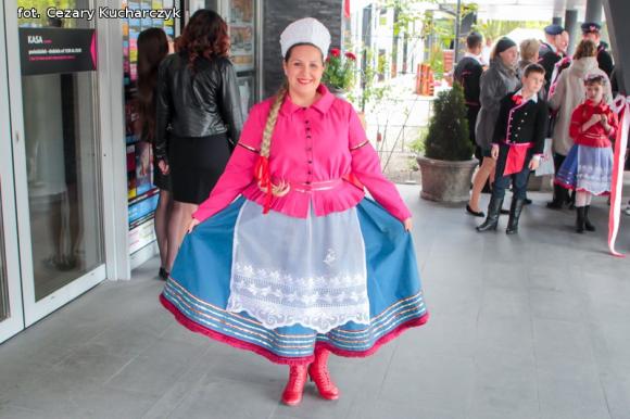 45 lat Kutnowskiego Domu Kultury: zasłużeni, wystawy i folklor kutnowski