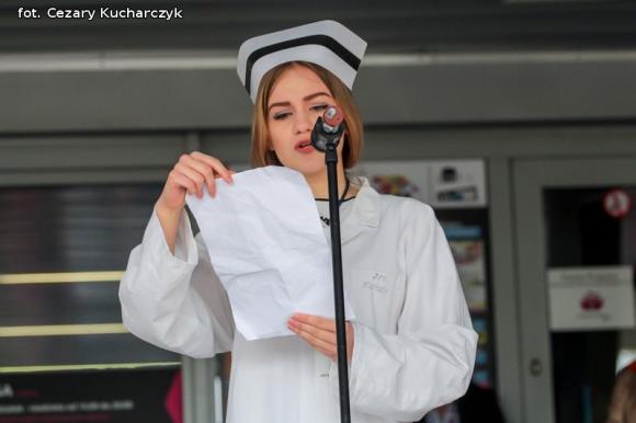 45 lat Kutnowskiego Domu Kultury: zasłużeni, wystawy i folklor kutnowski