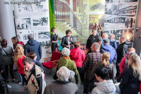 45 lat Kutnowskiego Domu Kultury: zasłużeni, wystawy i folklor kutnowski