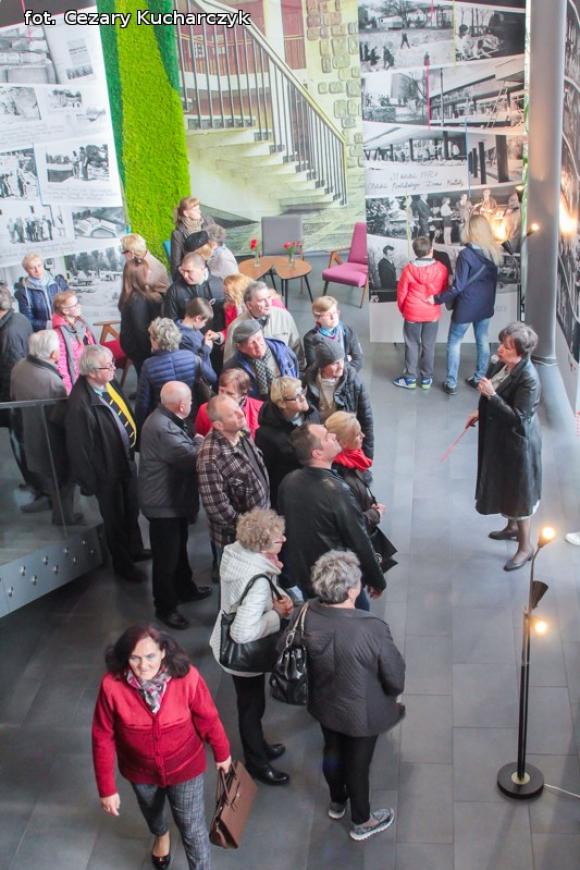 45 lat Kutnowskiego Domu Kultury: zasłużeni, wystawy i folklor kutnowski