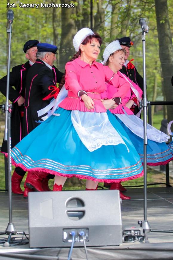 45 lat Kutnowskiego Domu Kultury: zasłużeni, wystawy i folklor kutnowski