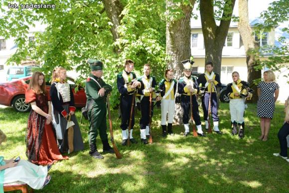 Uczniowie z powiatu kutnowskiego w finale konkursu o wycieczkę do Francji