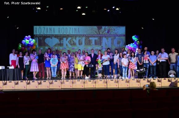 Różana Rodzina. Maluchy z Kutna obdarowane