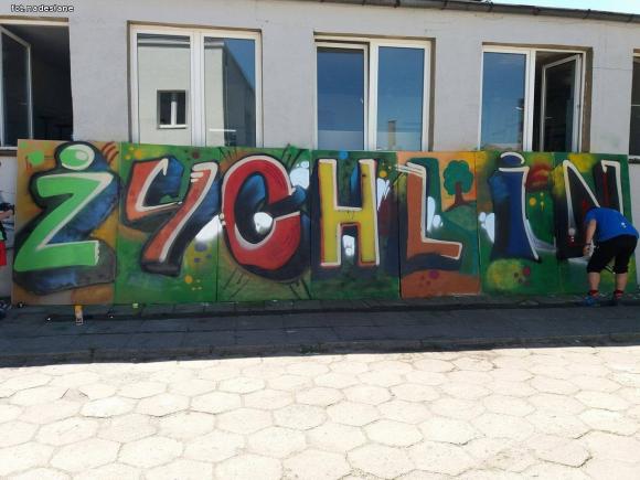 Młodzież z DoMOStwa i Fundacja Urban Forms wykonają mural w Żychlinie