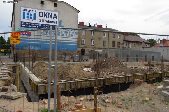 Miejskie obrazki. W Krośniewicach Dino skończone, Pepco w budowie